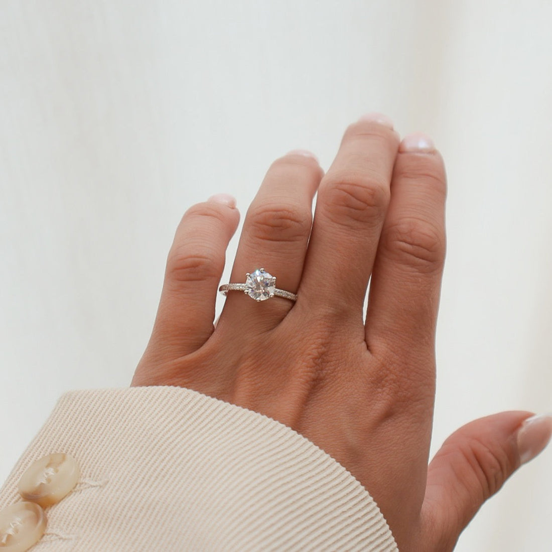 Adele 1,50 ct Förlovningsring med sidostenar i 18K Vitguld