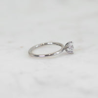 Adele-1_00-vitguld-forlovningsring-1