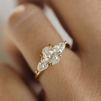 Allison-0_80-0_25-oval-pear-trestensring