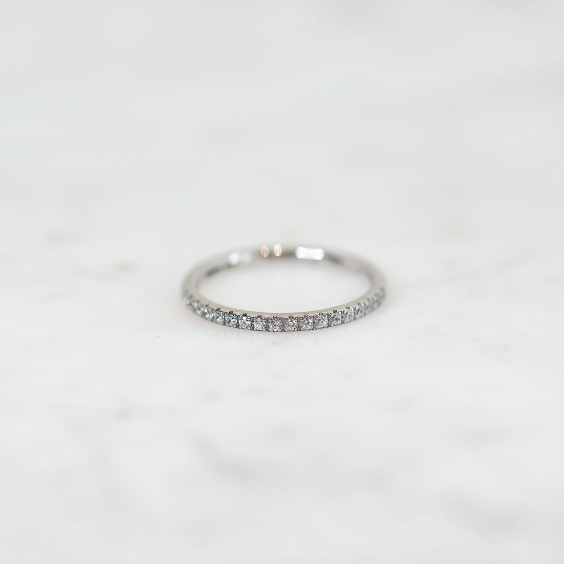 Bella-1_8-vitguld-vigselring