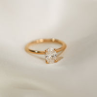 Claire Oval Cut Förlovningsring