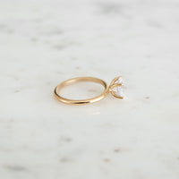 Ernst Forssell Collectées Claire Oval Cut 0,80 ct Förlovningsring