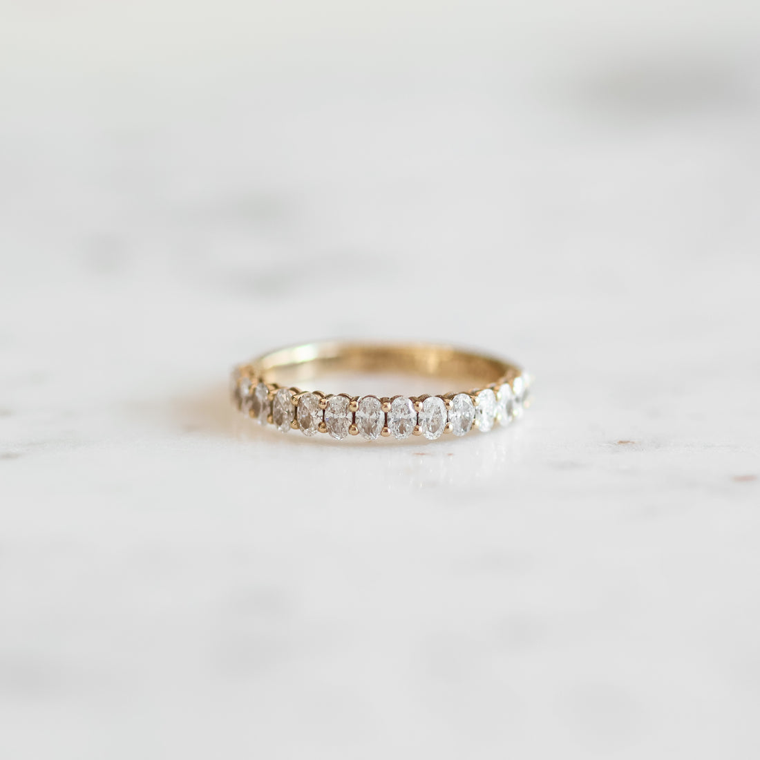 Cleo-alliansring-oval-vigselring-rodguld