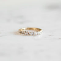 Cleo-alliansring-oval-vigselring-rodguld