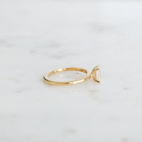 Ella-emerald-cut-solitarring-forlovningsring