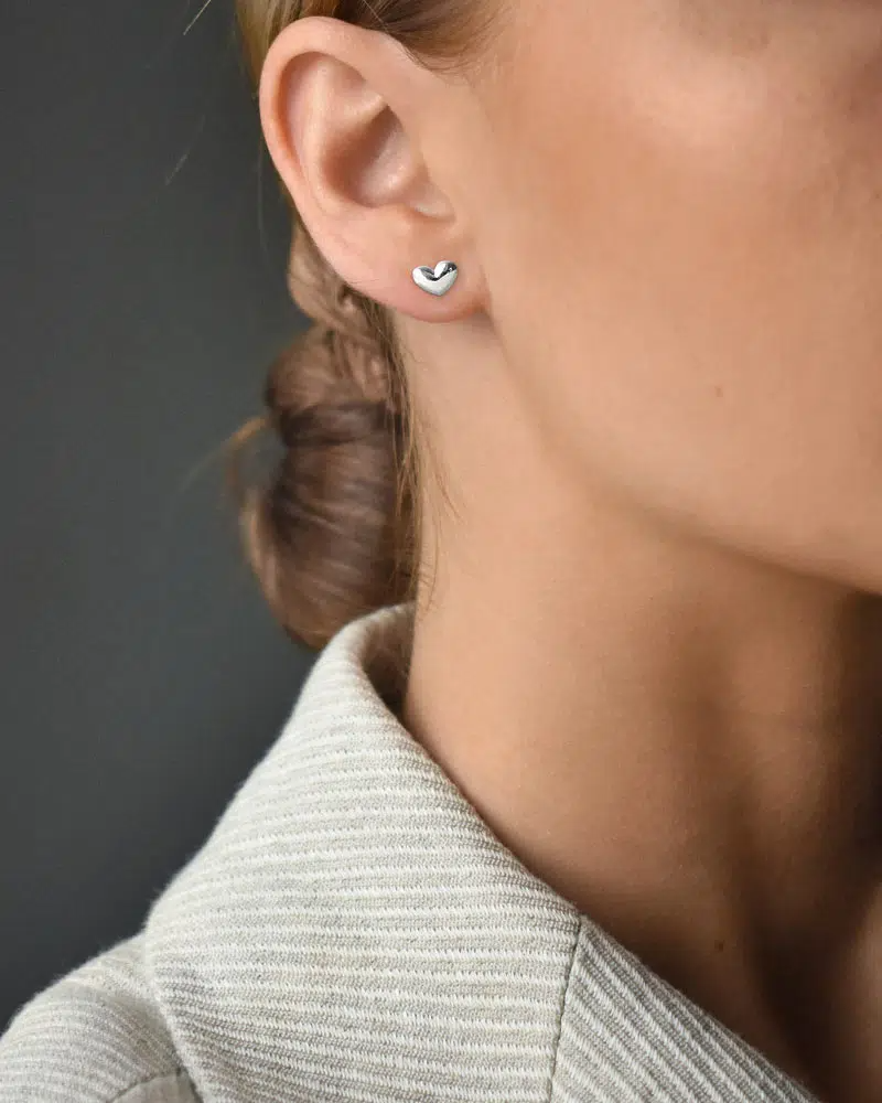 Loving-heart-medium-studs-drakenberg