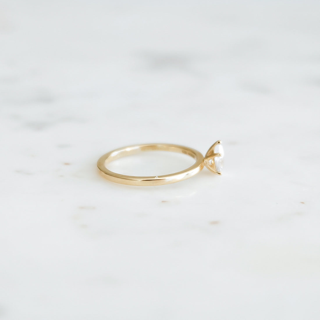 Ernst Forssell Collectées Lucie Pear Cut 0,40 ct Förlovningsring