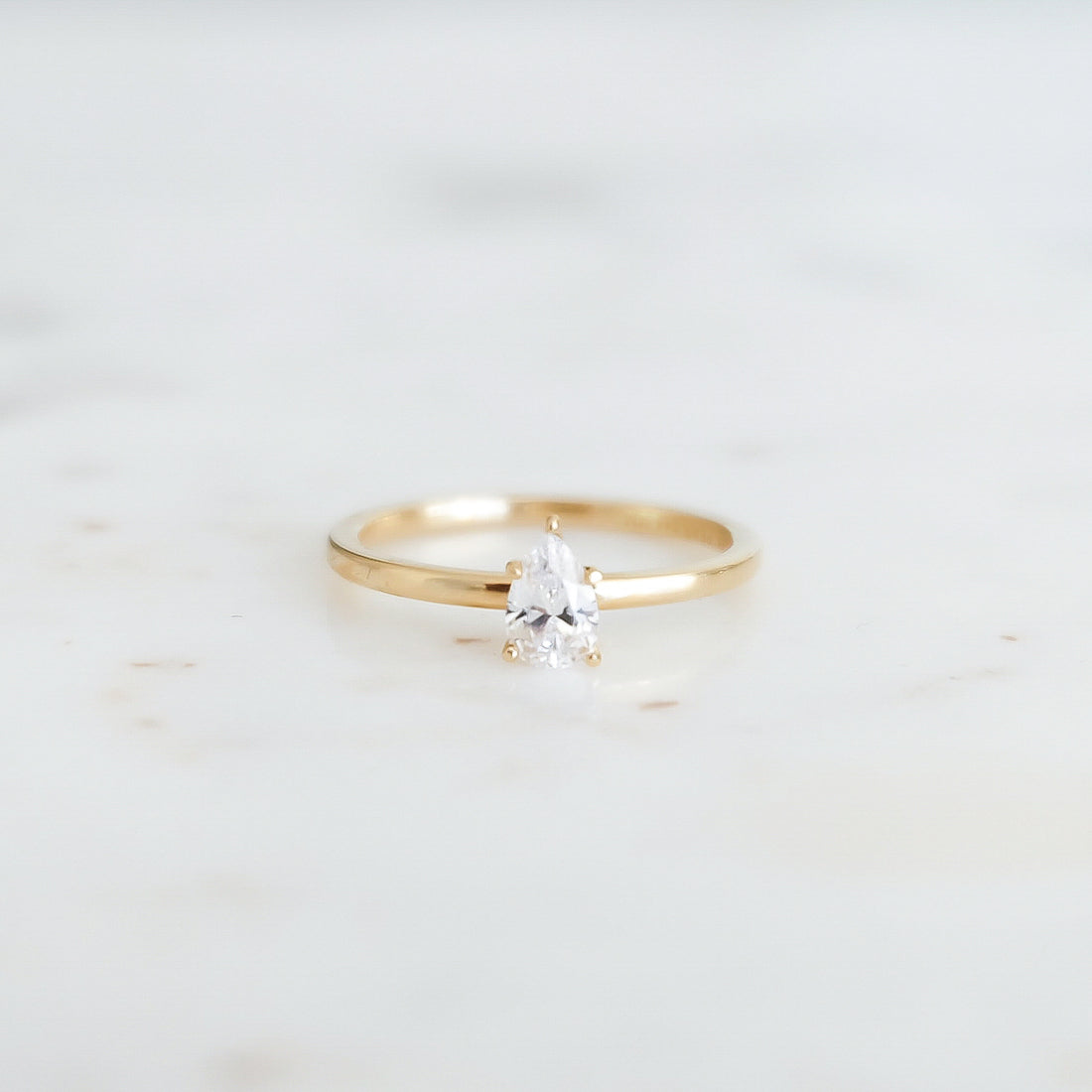 Ernst Forssell Collectées Lucie Pear Cut 0,40 ct Förlovningsring