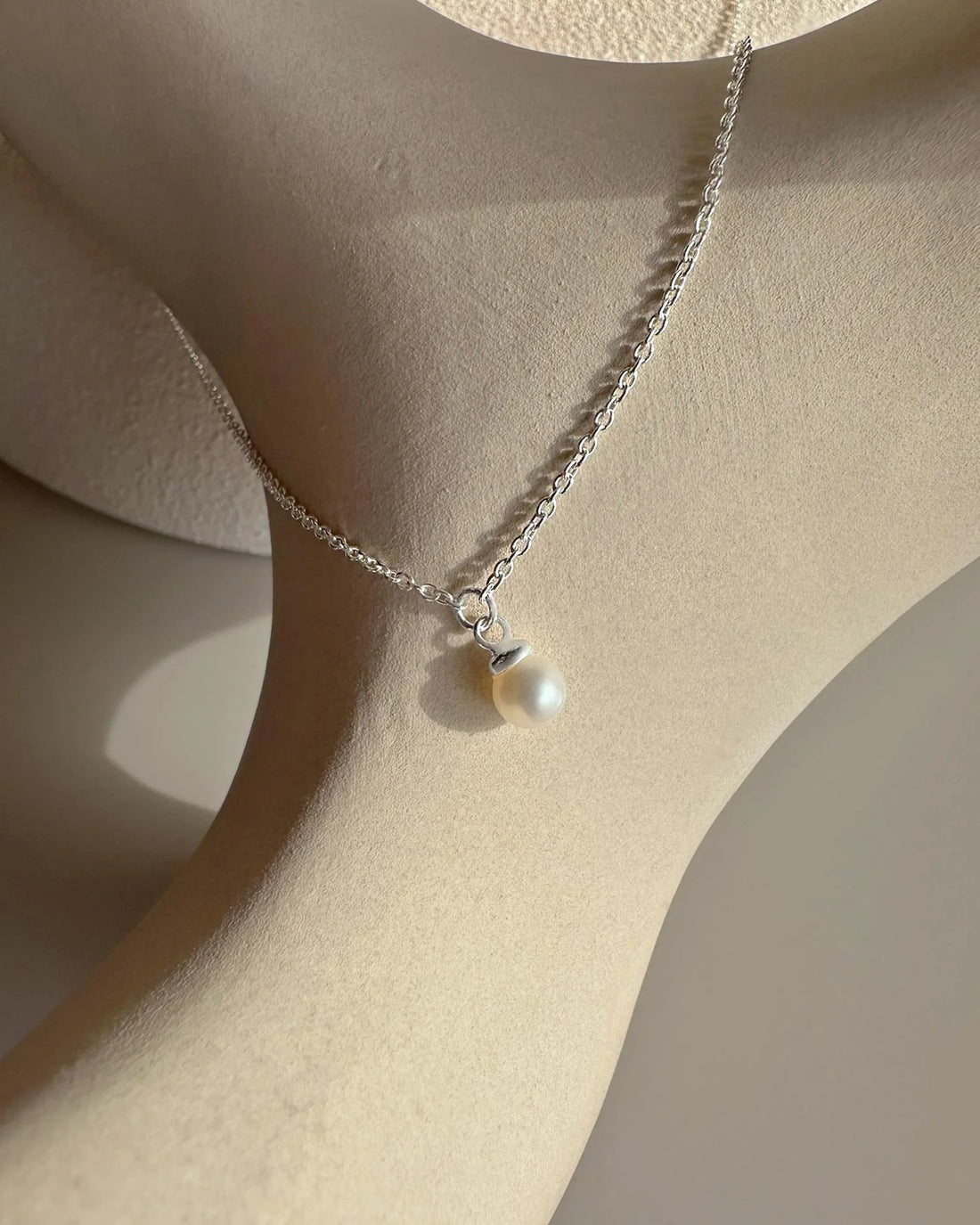 Drakenberg Sjölin Petite Pearl Single Necklace Silver