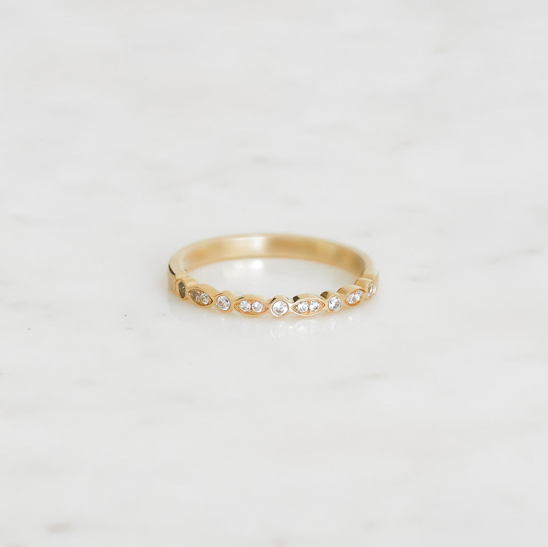 Petite-julie-roguld-alliansring-vigselring