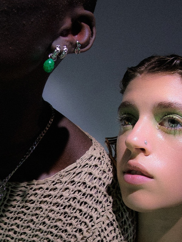 hot-lips-8-huggie-silver-maria-black