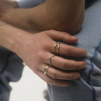 Maria Black Iris Ring Gold
