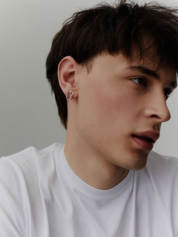 lotus-7-huggie-silver-maria-black