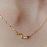 poppy-necklace-gold-maria-black