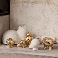 skultuna-x-lisa-larson-sittande-lejon