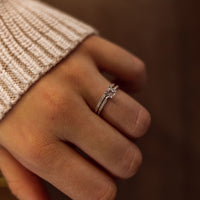 Bella-alliansring-vitguld-collectees