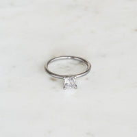 Inez-cushion-cut-förlovningsring-collectees