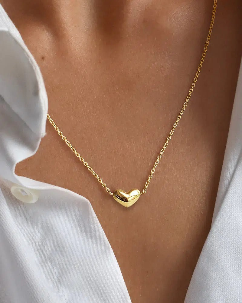 Loving-heart-medium-single-necklace