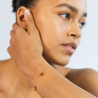 dawn-bracelet-tigeroga-guld-dulong