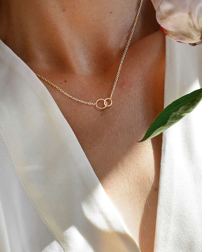 les-amis-drop-necklace-gold-drakenberg-sjolin