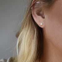 petite-pearl-studs-gold