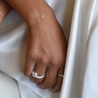 women-unite-drop-bracelet-gold-drakenberg-sjölin