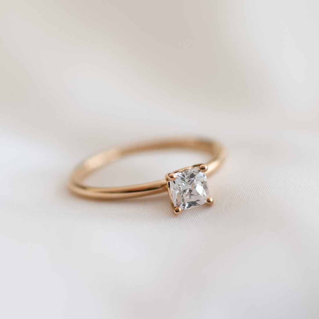 Ernst Forssell Collectées Blanche Cushion Cut 0,60 ct Förlovningsring