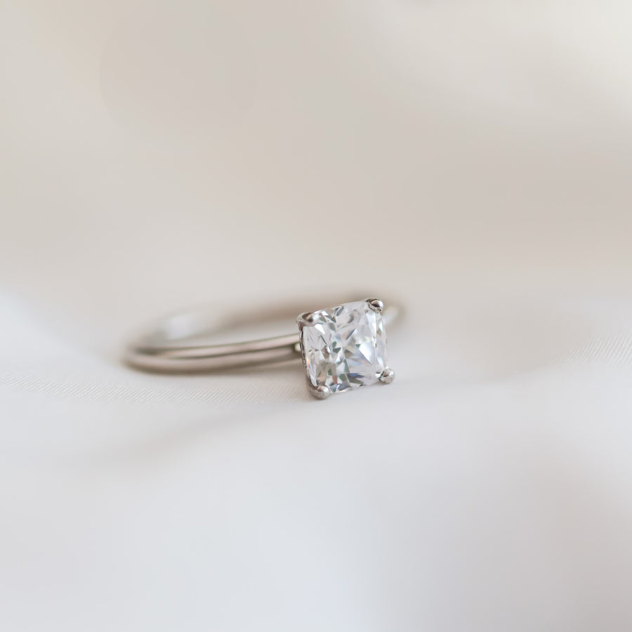 Ernst Forssell Collectées Blanche Cushion Cut 1,00 ct Förlovningsring