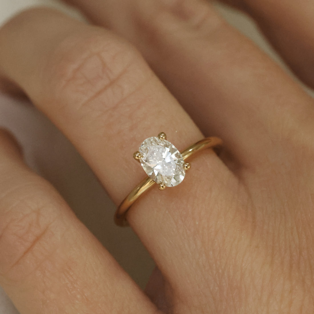 Claire Oval Cut Förlovningsring