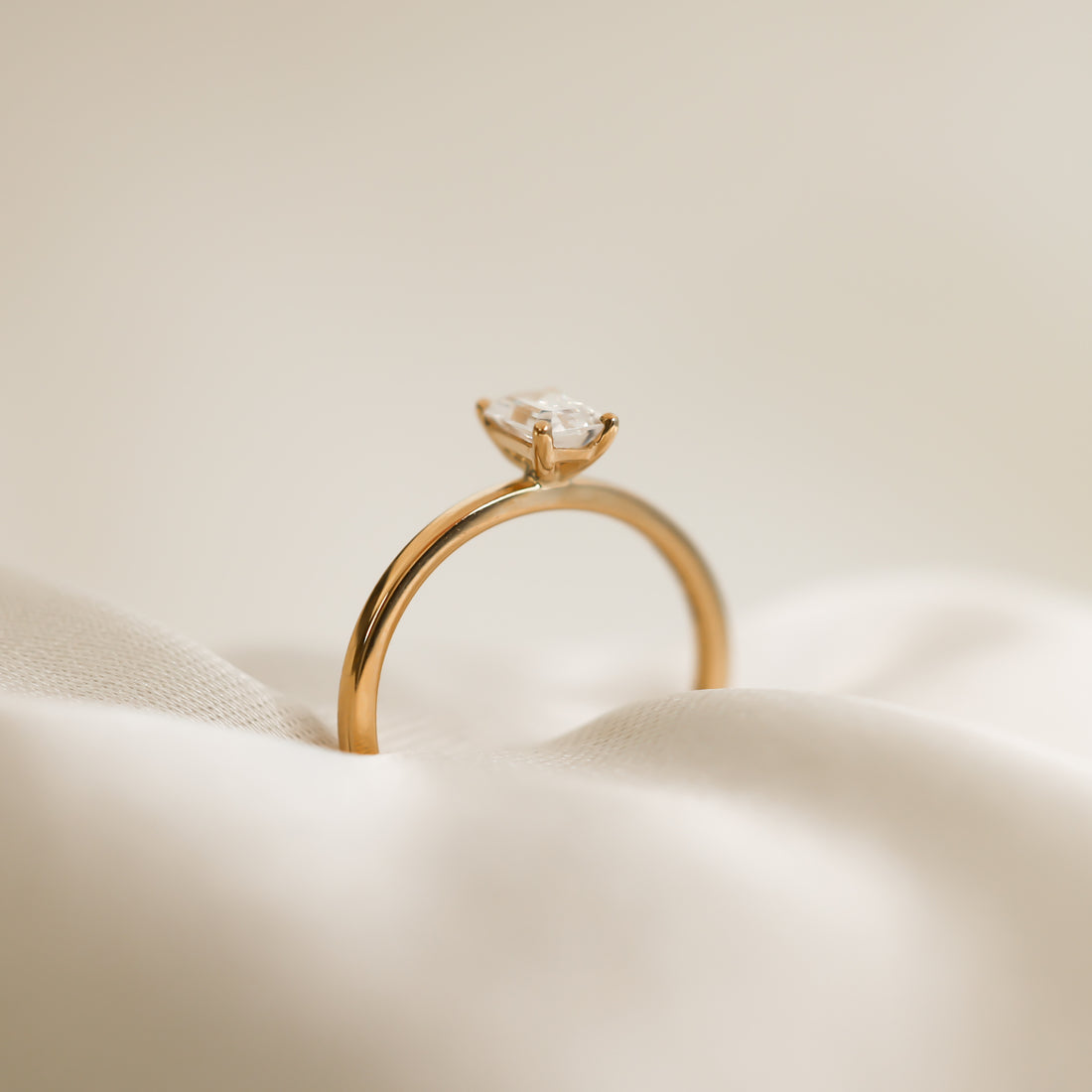 Ella Emerald Cut 0,60 ct Förlovningsring