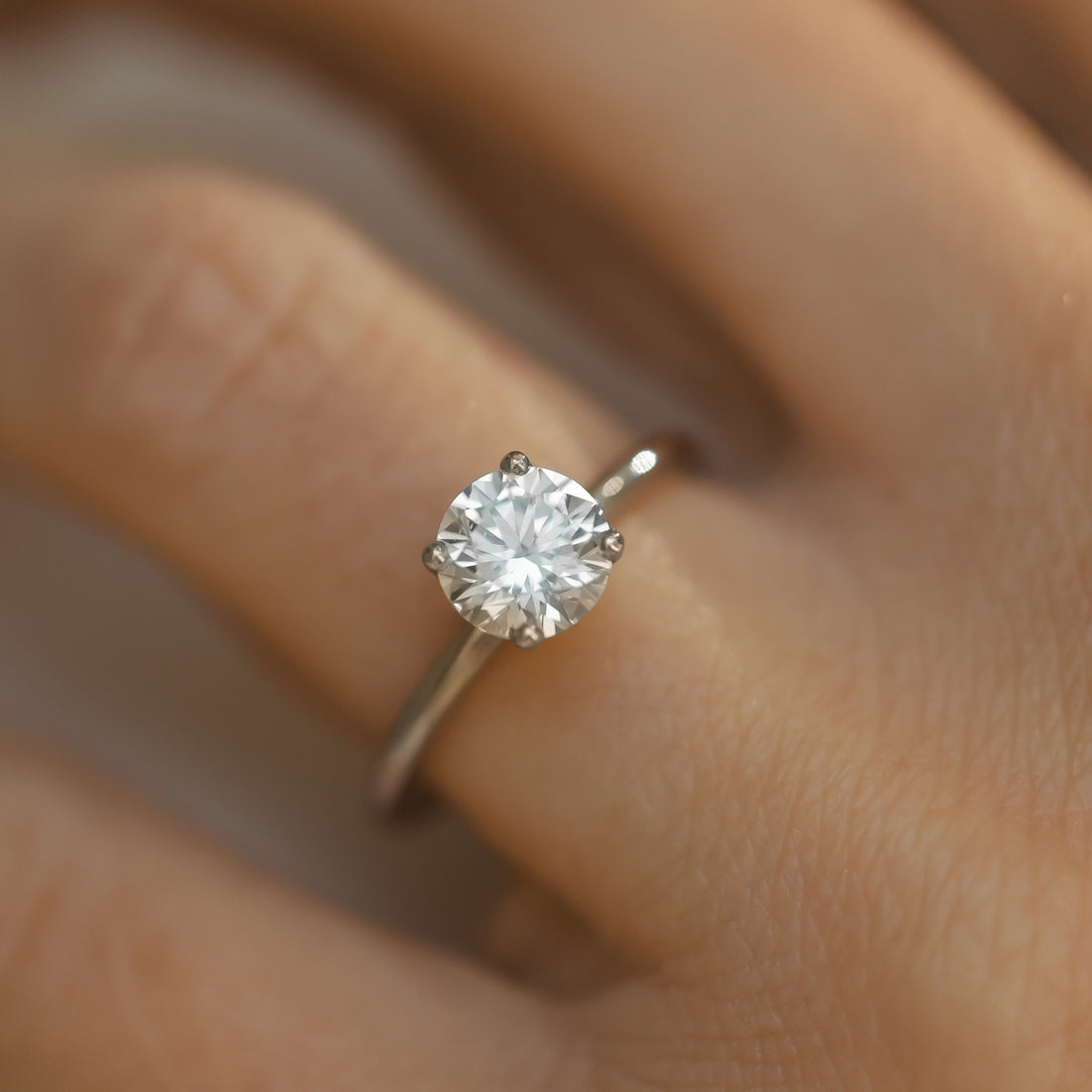 Florens-1_25-vitguld-solitarring-forlovningsring