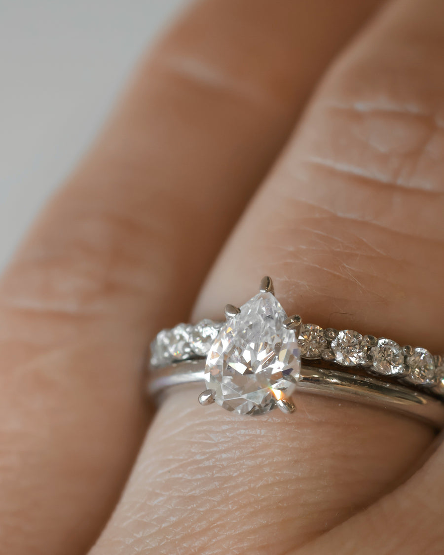 Ernst Forssell Collectées Lucie Pear Cut 1,10 ct Förlovningsring