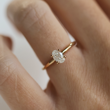 Ernst Forssell Collectées Claire Oval Cut 0,40 ct Förlovningsring