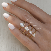 Claire Oval Cut Förlovningsring