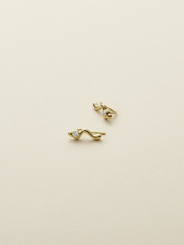    nora-crawler-earring-gold-maria-black