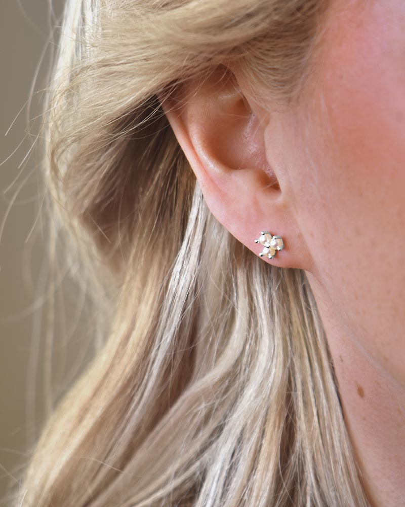 petite-star-pearl-studs-drakenberg