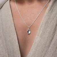 Gaias-Grace-single-necklace