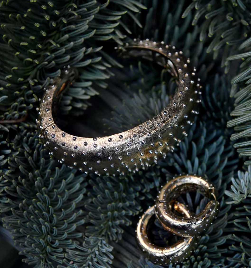 Pantolin Ostrich Bangle Gold