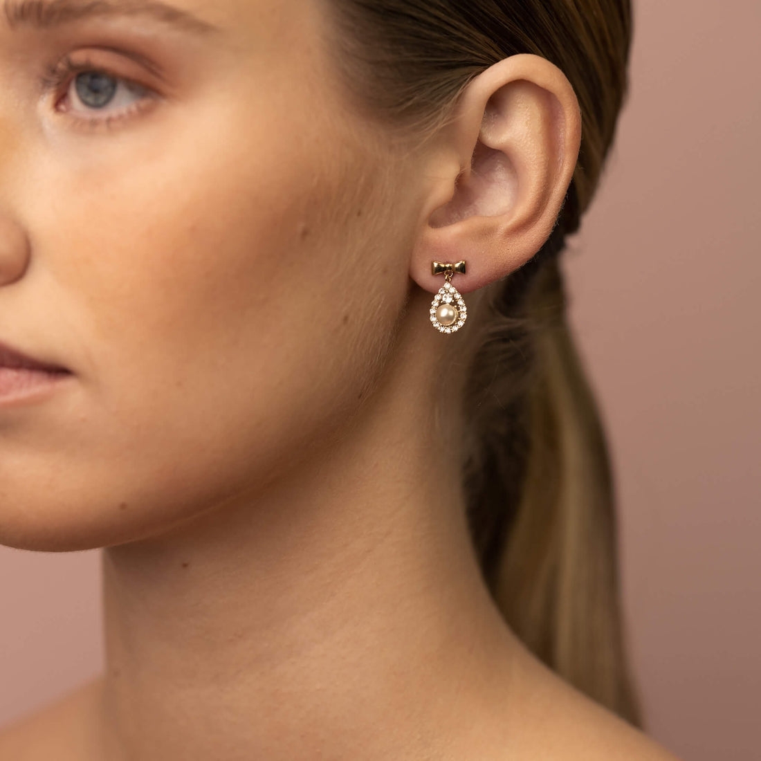 Petite-coco-earrings-ivory-pearl-gold