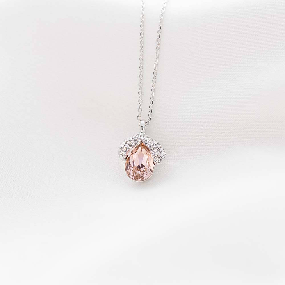 petite-grace-necklace-vintage-rose