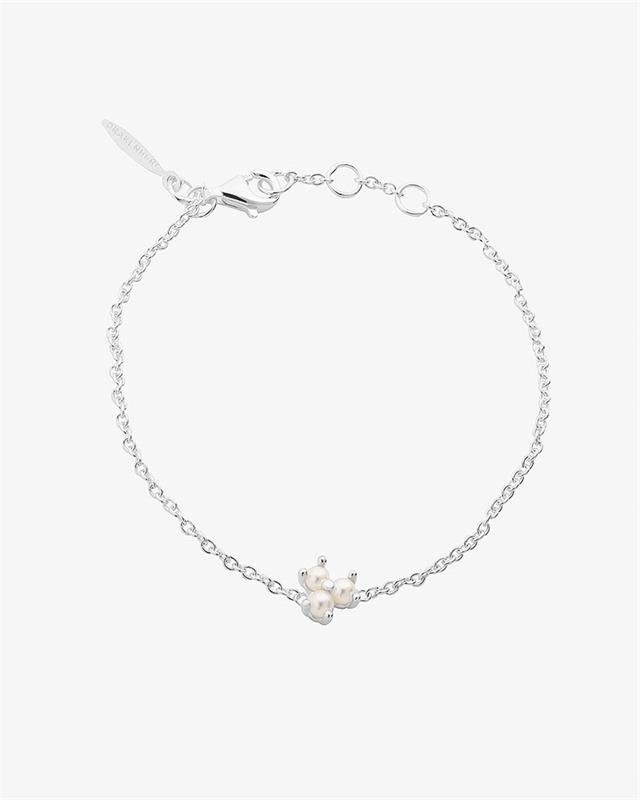 petite-star-pearl-bracelet-drakenberg-sjolin