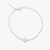 petite-star-pearl-bracelet-drakenberg-sjolin
