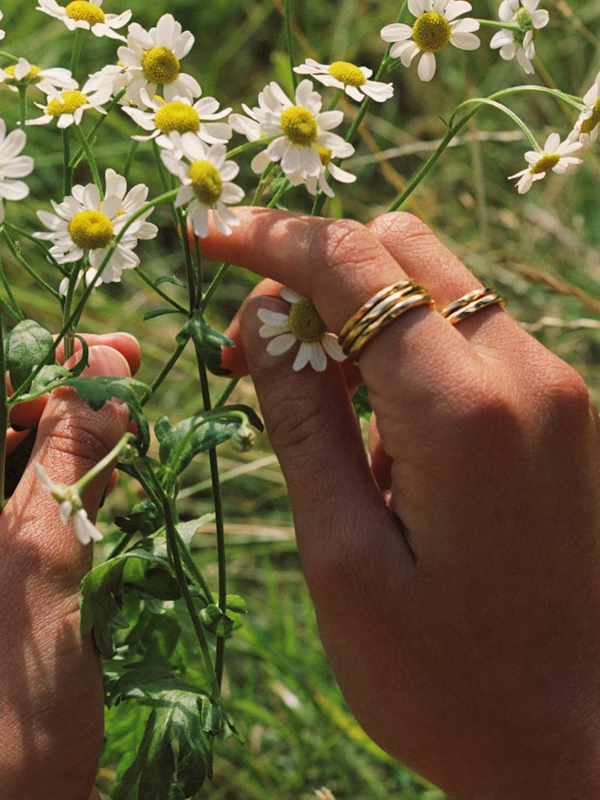 sadie-ring-gold-maria-black